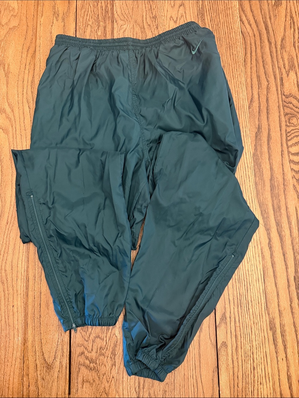 VINTAGE Nike Nylon Joggers  in Green with Swish Logo - XL YY